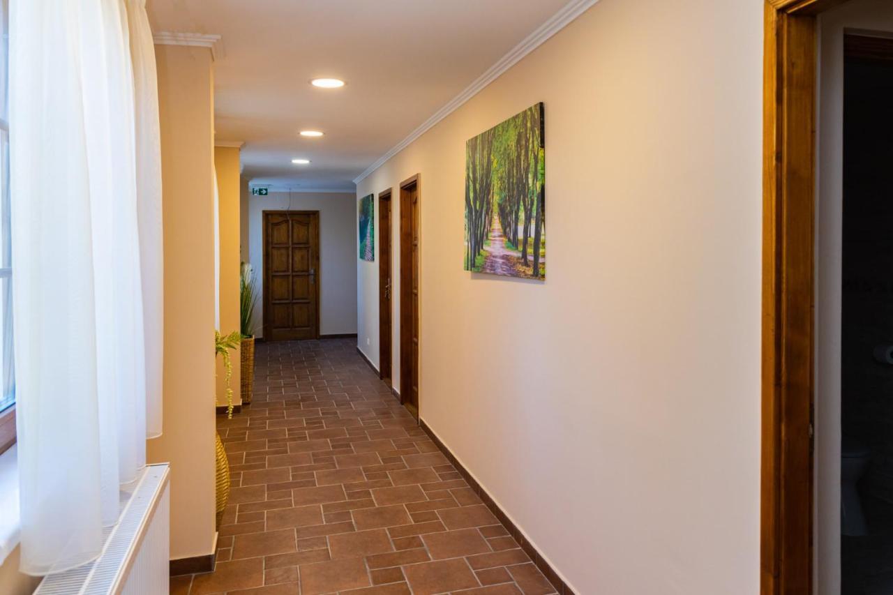 Bed and Breakfast Oereghegyi Bika Panzio Székesfehérvár Exterior foto